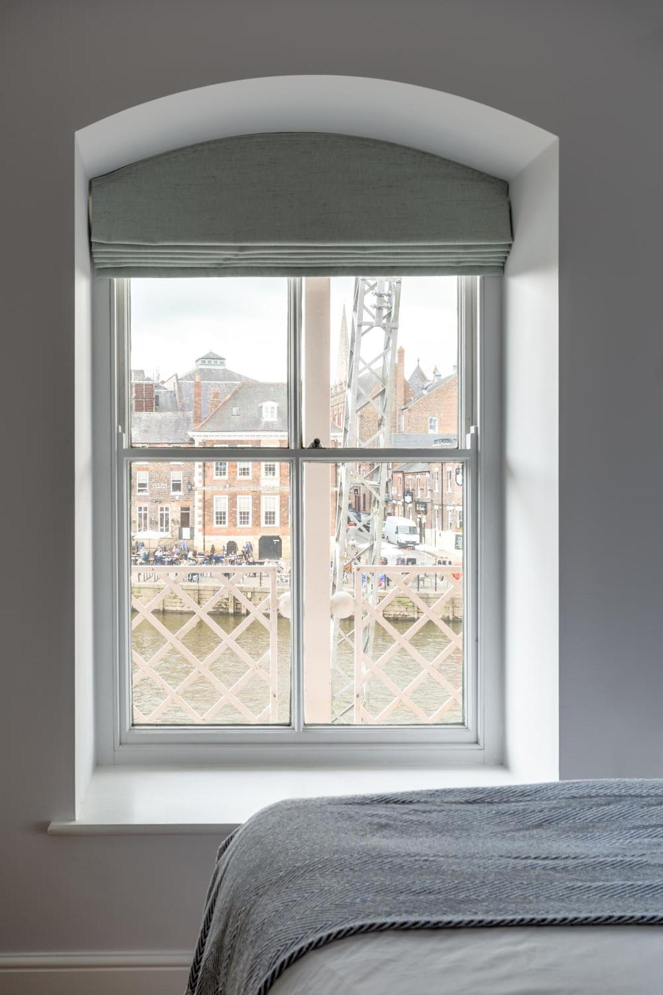 Luxury Apartment Woodsmill View - On The River - With Balcony - Recently Refurbished York Exterior photo