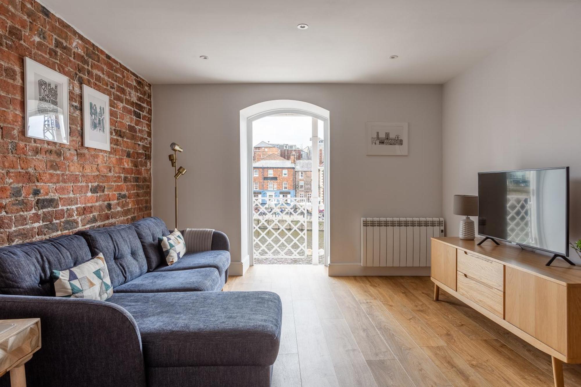 Luxury Apartment Woodsmill View - On The River - With Balcony - Recently Refurbished York Exterior photo