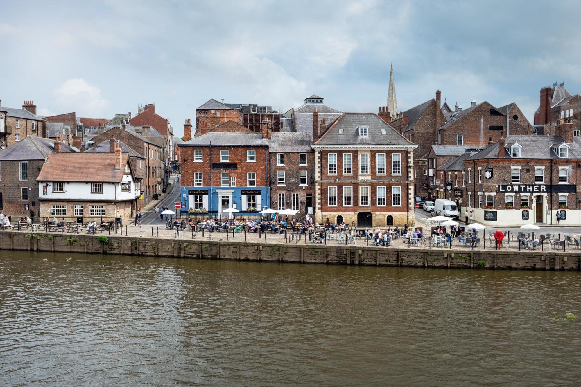 Luxury Apartment Woodsmill View - On The River - With Balcony - Recently Refurbished York Exterior photo