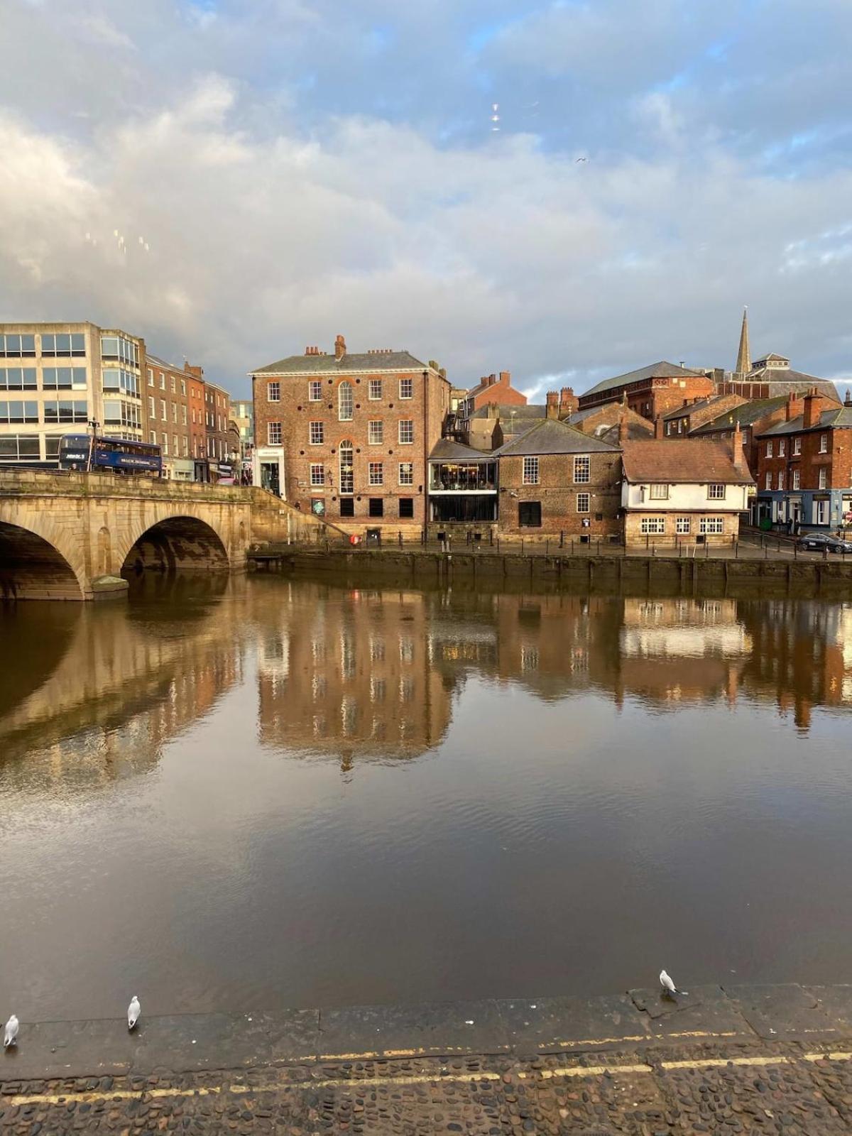 Luxury Apartment Woodsmill View - On The River - With Balcony - Recently Refurbished York Exterior photo