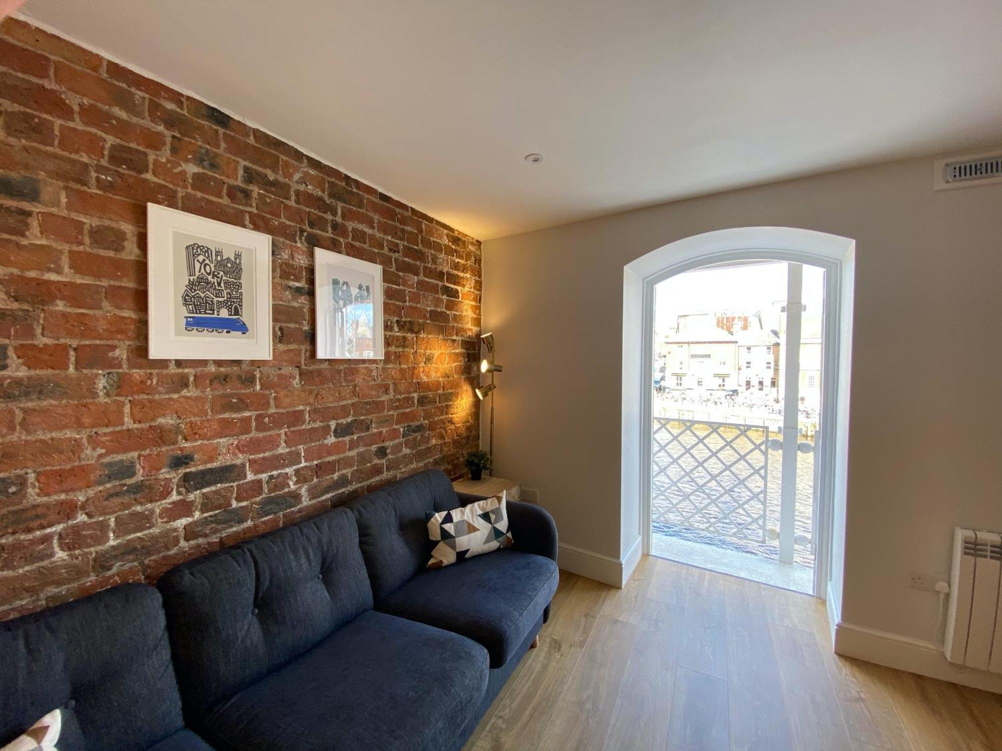 Luxury Apartment Woodsmill View - On The River - With Balcony - Recently Refurbished York Exterior photo